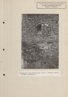 Fragment fot. 12. Gotycka nisza w dolnej partii ściany zachodniej
